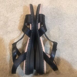 Soul Naturalizer Brio T-Strap Women's Black Leather Sandals Velcro Closure-10M